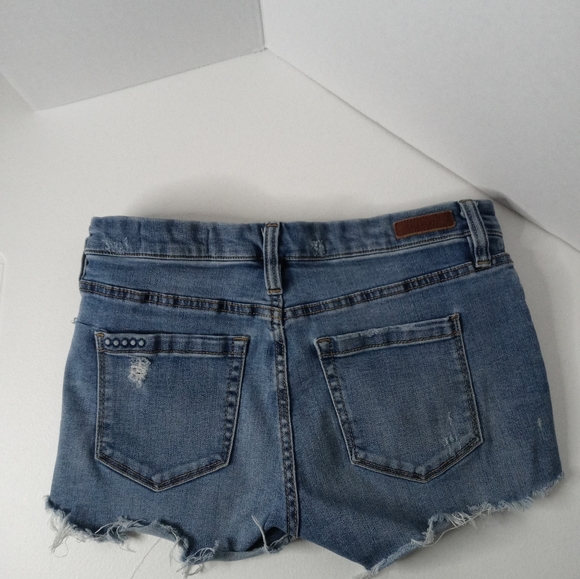 Blank NYC Size 26 jean shorts - Picture 2 of 6